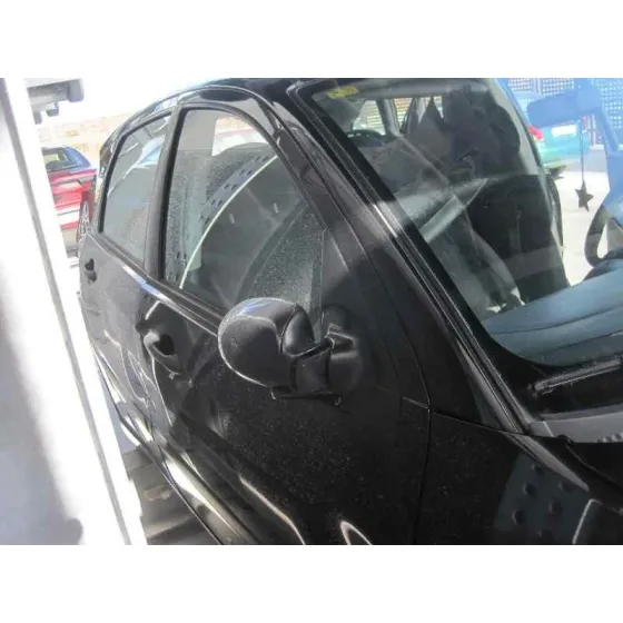 FORD FOCUS BERLINA (CAK) '2004 GHIA NEGRO