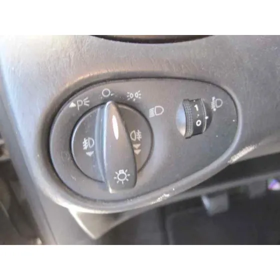 FORD FOCUS BERLINA (CAK) '2004 GHIA NEGRO