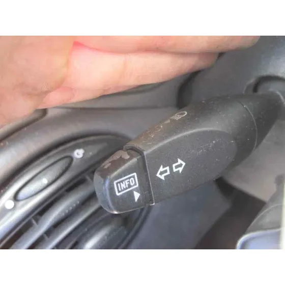 FORD FOCUS BERLINA (CAK) '2004 GHIA NEGRO