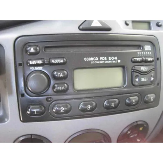 FORD FOCUS BERLINA (CAK) '2004 GHIA NEGRO