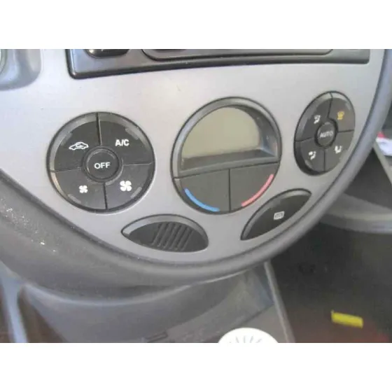 FORD FOCUS BERLINA (CAK) '2004 GHIA NEGRO