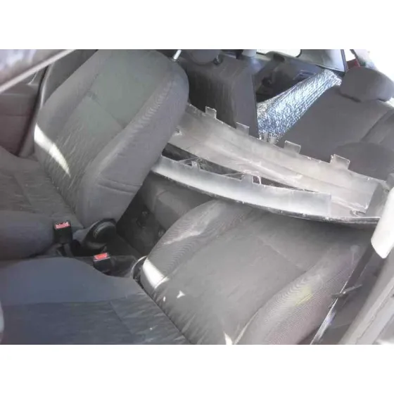 FORD FOCUS BERLINA (CAK) '2004 GHIA NEGRO
