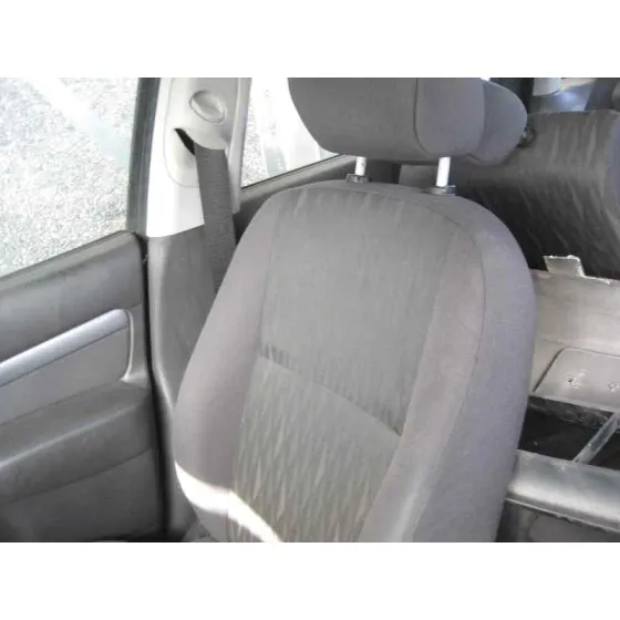 FORD FOCUS BERLINA (CAK) '2004 GHIA NEGRO
