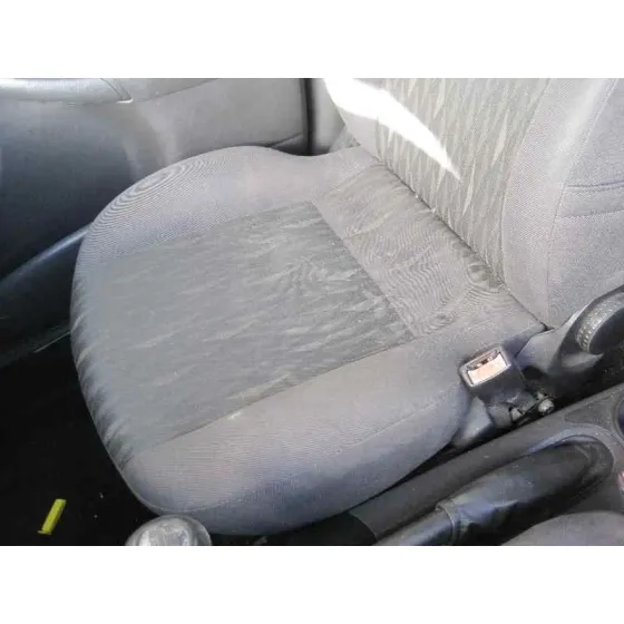 FORD FOCUS BERLINA (CAK) '2004 GHIA NEGRO