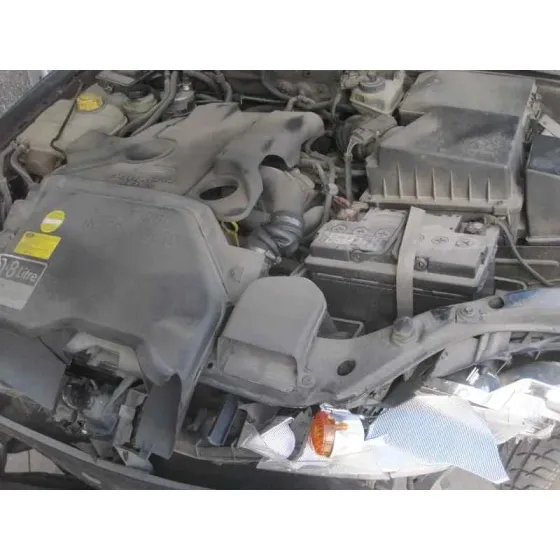 FORD FOCUS BERLINA (CAK) '2004 GHIA NEGRO