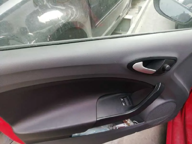 SEAT IBIZA (6J5) '2010 REFERENCE ROJO