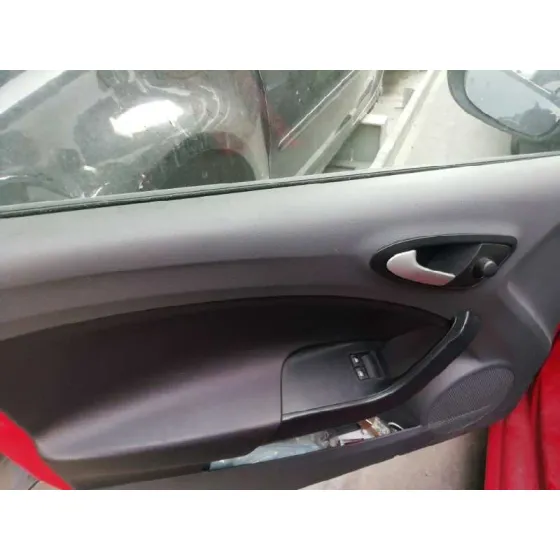 SEAT IBIZA (6J5) '2010 REFERENCE ROJO
