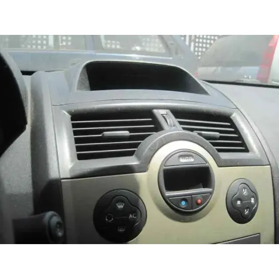 RENAULT MEGANE II BERLINA 5P '2003 CONFORT AUTHENTIQUE GRIS