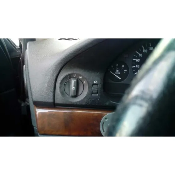 BMW SERIE 5 BERLINA (E39) '1999 2.5 TURBODIESEL CAT ROJO