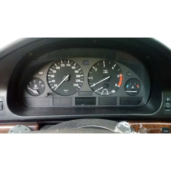BMW SERIE 5 BERLINA (E39) '1999 2.5 TURBODIESEL CAT ROJO