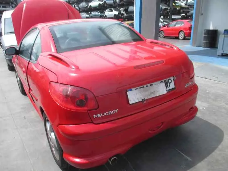 PEUGEOT 206 CC PEUGEOT 206 CC '2004 CC ROJO 2001