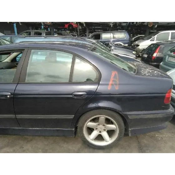 BMW SERIE 5 BERLINA (E39) '1998 525TDS AZUL OSCURO
