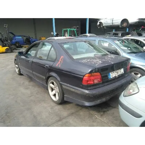 BMW SERIE 5 BERLINA (E39) '1998 525TDS AZUL OSCURO