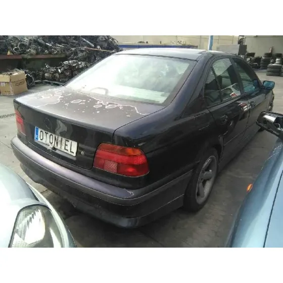 BMW SERIE 5 BERLINA (E39) '1998 525TDS AZUL OSCURO