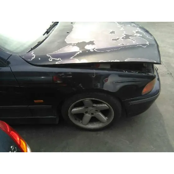 BMW SERIE 5 BERLINA (E39) '1998 525TDS AZUL OSCURO