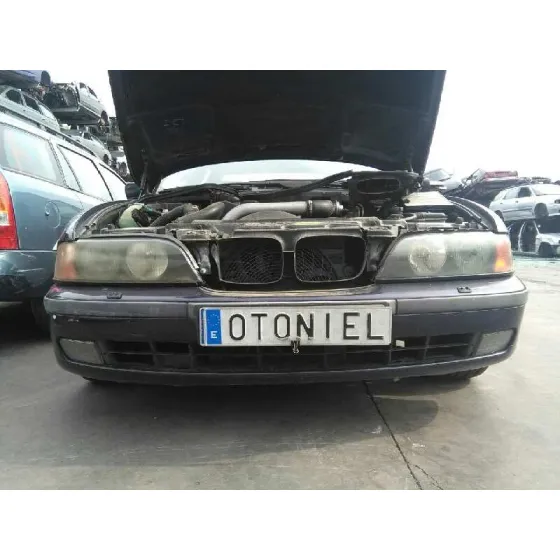 BMW SERIE 5 BERLINA (E39) '1998 525TDS AZUL OSCURO