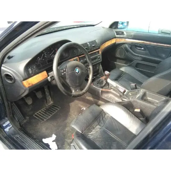 BMW SERIE 5 BERLINA (E39) '1998 525TDS AZUL OSCURO
