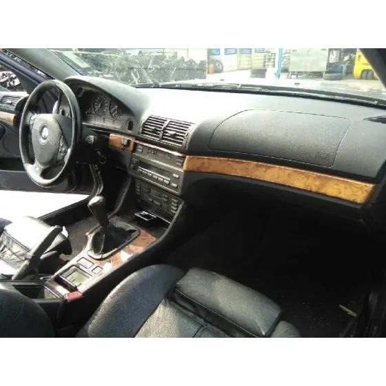 BMW SERIE 5 BERLINA (E39) '1998 525TDS AZUL OSCURO