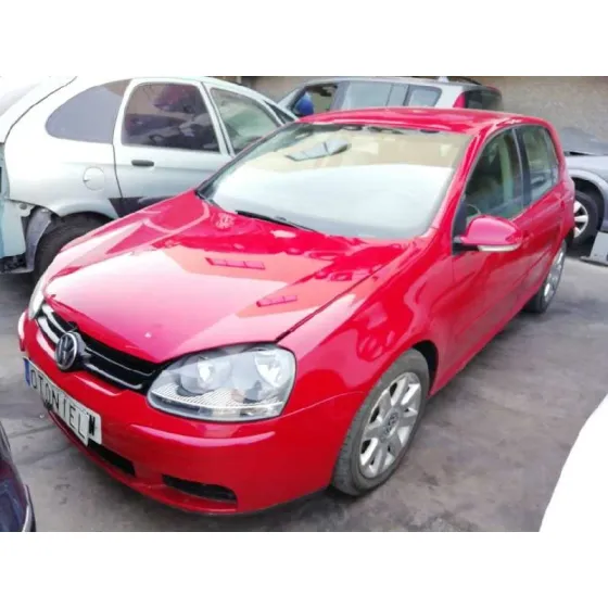 VOLKSWAGEN GOLF V BERLINA (1K1) '2004 CONCEPTLINE (E) ROJO