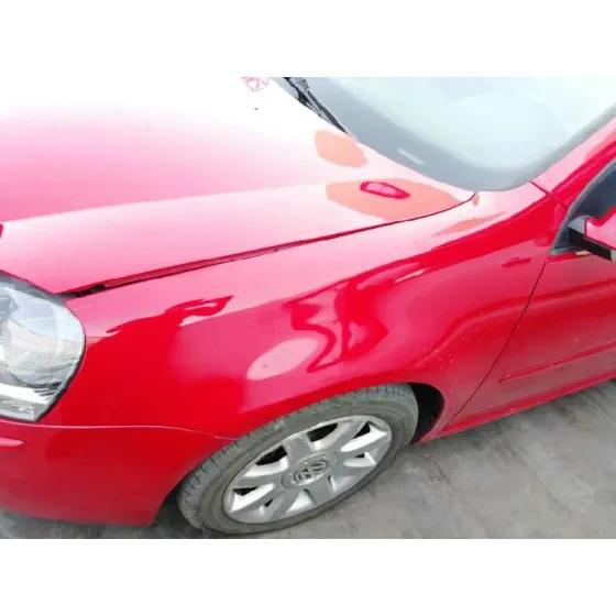 VOLKSWAGEN GOLF V BERLINA (1K1) '2004 CONCEPTLINE (E) ROJO