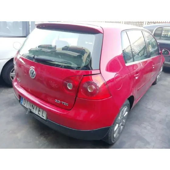 VOLKSWAGEN GOLF V BERLINA (1K1) '2004 CONCEPTLINE (E) ROJO
