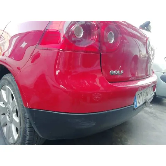 VOLKSWAGEN GOLF V BERLINA (1K1) '2004 CONCEPTLINE (E) ROJO