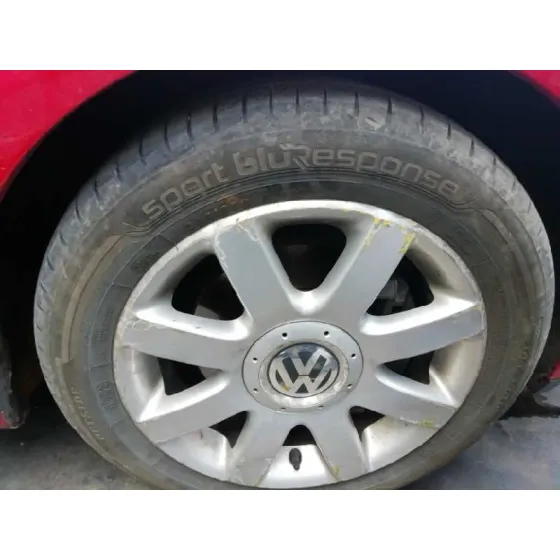 VOLKSWAGEN GOLF V BERLINA (1K1) '2004 CONCEPTLINE (E) ROJO