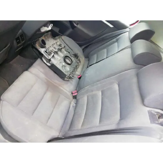 VOLKSWAGEN GOLF V BERLINA (1K1) '2004 CONCEPTLINE (E) ROJO