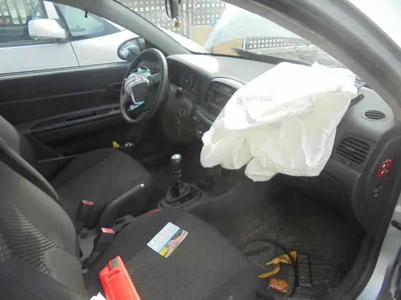 HYUNDAI ACCENT (MC) HYUNDAI ACCENT (MC) '2006 GL CRDI PLATA 2006