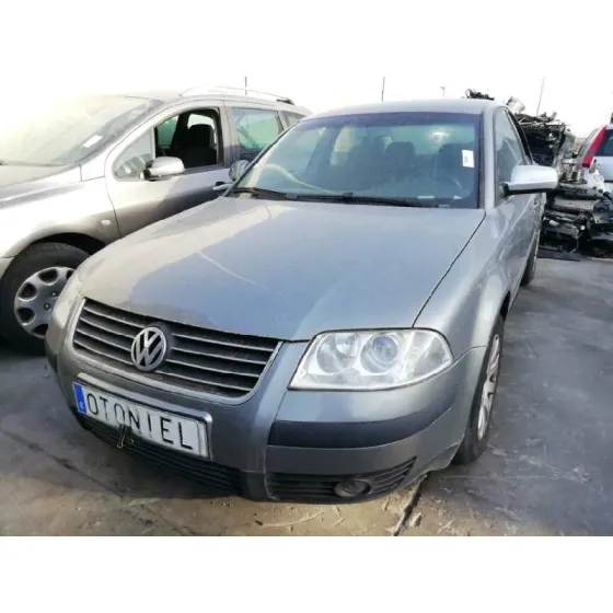 VOLKSWAGEN PASSAT BERLINA (3B3) '2004 ADVANCE GRIS OSCURO