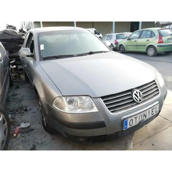 VOLKSWAGEN PASSAT BERLINA (3B3) '2004 ADVANCE GRIS OSCURO
