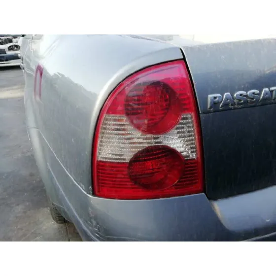 VOLKSWAGEN PASSAT BERLINA (3B3) '2004 ADVANCE GRIS OSCURO