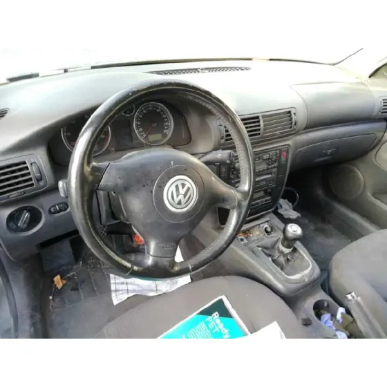 VOLKSWAGEN PASSAT BERLINA (3B3) '2004 ADVANCE GRIS OSCURO