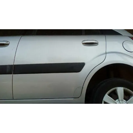 KIA RIO '2006 1.4 ACTIVE GRIS PLATA