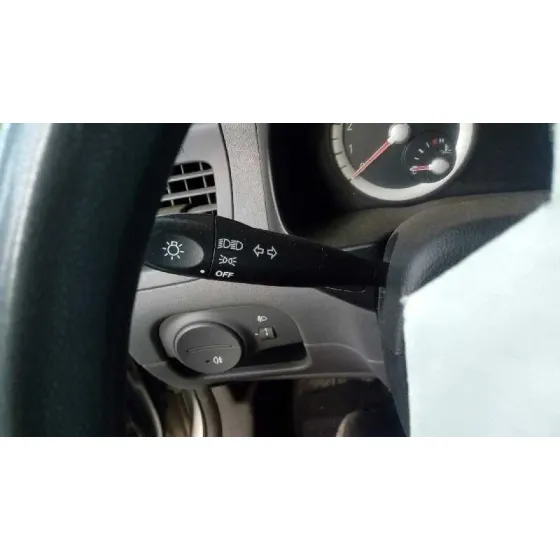 KIA RIO '2006 1.4 ACTIVE GRIS PLATA