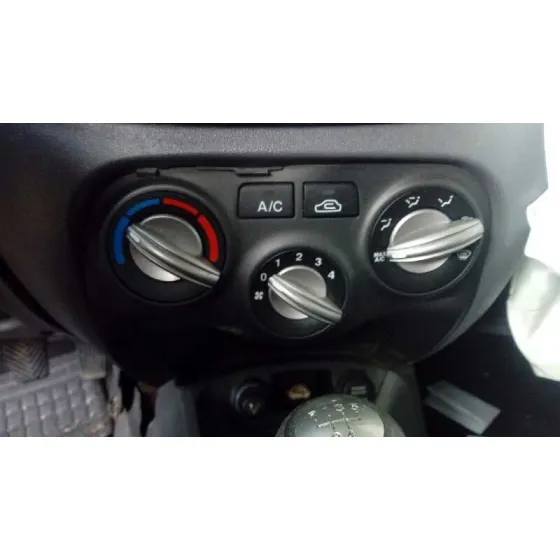 KIA RIO '2006 1.4 ACTIVE GRIS PLATA