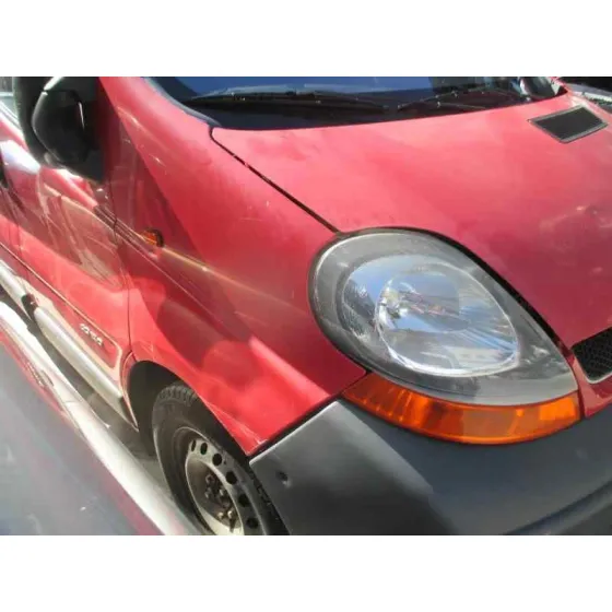 RENAULT TRAFIC COMBI (AB 4.01) '2005 9 - PLAZAS (L2H1) ACRISTALADO, COMBI LARGO ROJA