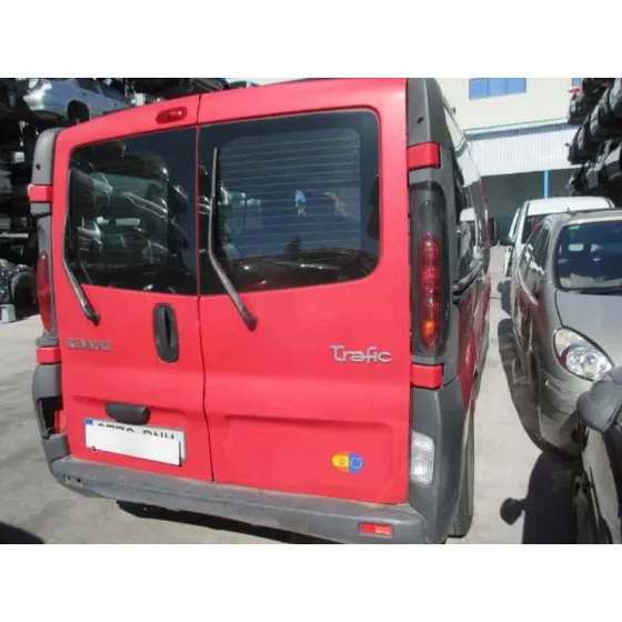 RENAULT TRAFIC COMBI (AB 4.01) '2005 9 - PLAZAS (L2H1) ACRISTALADO, COMBI LARGO ROJA