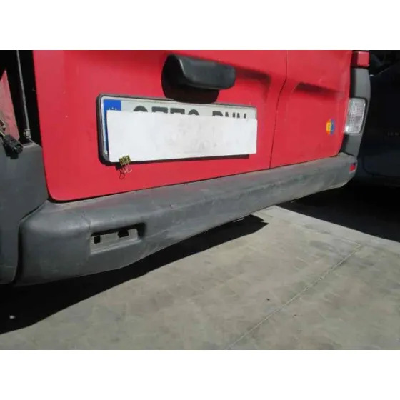 RENAULT TRAFIC COMBI (AB 4.01) '2005 9 - PLAZAS (L2H1) ACRISTALADO, COMBI LARGO ROJA