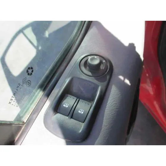 RENAULT TRAFIC COMBI (AB 4.01) '2005 9 - PLAZAS (L2H1) ACRISTALADO, COMBI LARGO ROJA