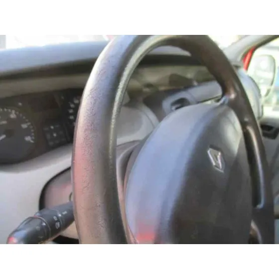 RENAULT TRAFIC COMBI (AB 4.01) '2005 9 - PLAZAS (L2H1) ACRISTALADO, COMBI LARGO ROJA