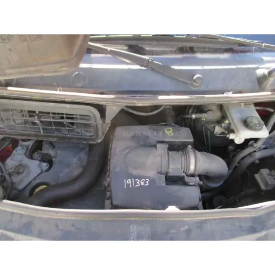 RENAULT TRAFIC COMBI (AB 4.01) '2005 9 - PLAZAS (L2H1) ACRISTALADO, COMBI LARGO ROJA