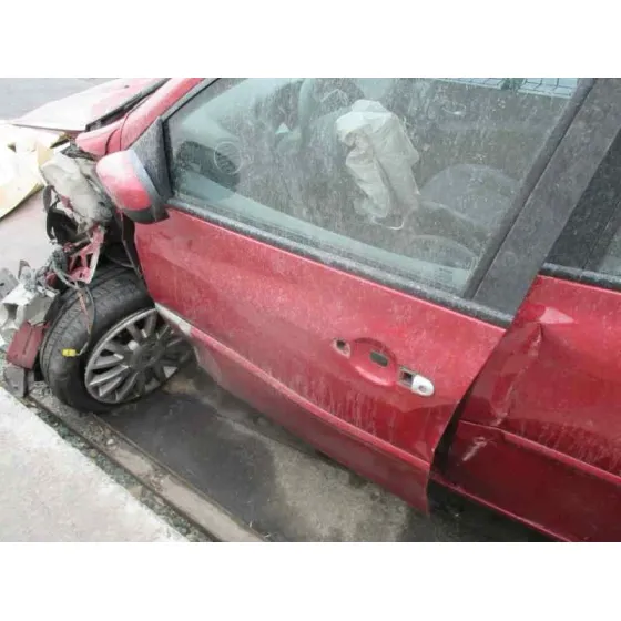 RENAULT CLIO III '2009 AUTHENTIQUE ROJO