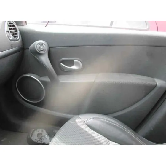 RENAULT CLIO III '2009 AUTHENTIQUE ROJO