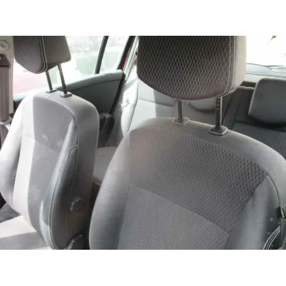 RENAULT CLIO III '2009 AUTHENTIQUE ROJO