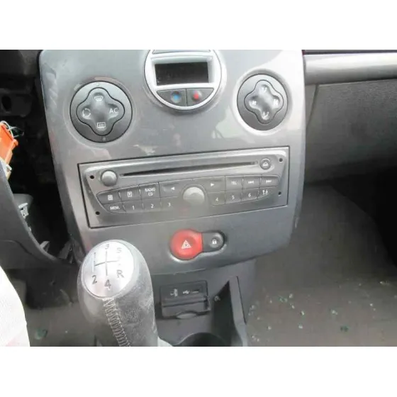 RENAULT CLIO III '2009 AUTHENTIQUE ROJO