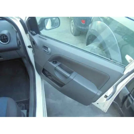 FORD FIESTA (CBK) '2002 AMBIENTE BLANCO