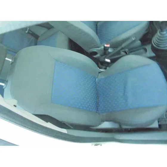 FORD FIESTA (CBK) '2002 AMBIENTE BLANCO