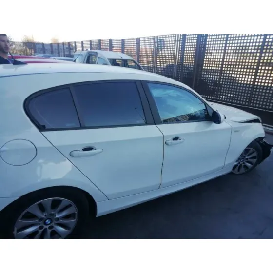 BMW SERIE 1 BERLINA (E81/E87) '2008 118D BLANCO