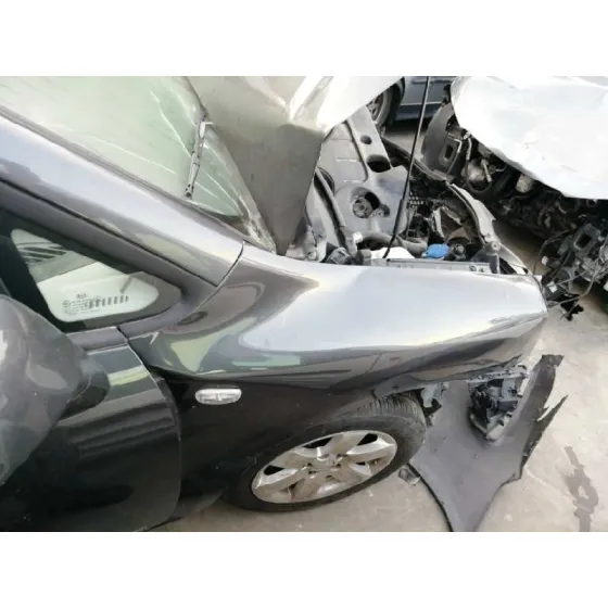 KIA CARENS (UN) '2010 2.0 CRDI GRIS OSCURA